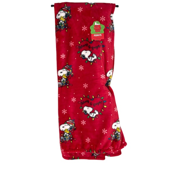 Peanuts Snoopy and Woodstock Christmas Blanket, Red, 50x70 - Picture 8 of 8